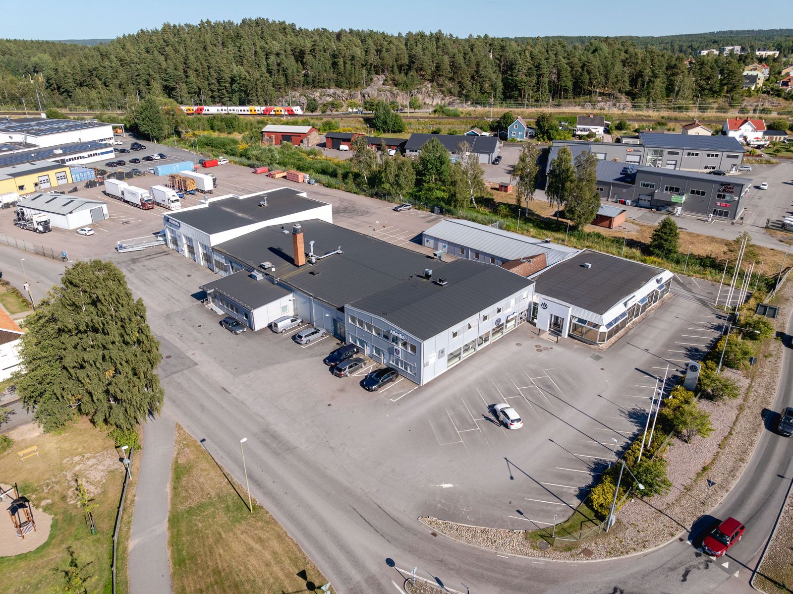 Rödingen 1 – Holavedsvägen i Tranås – bild 2 av lokalerna